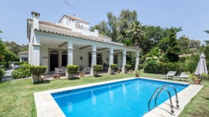 Showpiece Homes, Luxury Living… and Nueva Andalucía